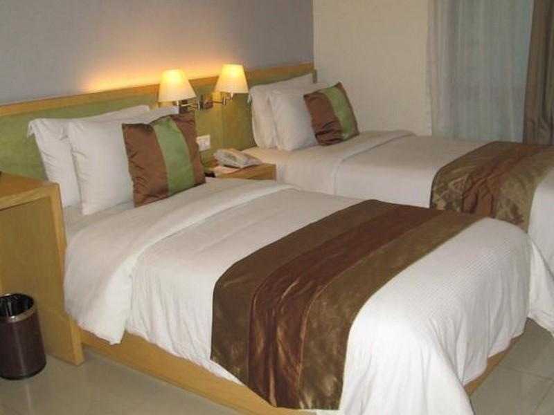 Hotel Anggrek Gandasari Бандунг Экстерьер фото