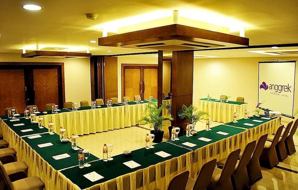 Hotel Anggrek Gandasari Бандунг Экстерьер фото