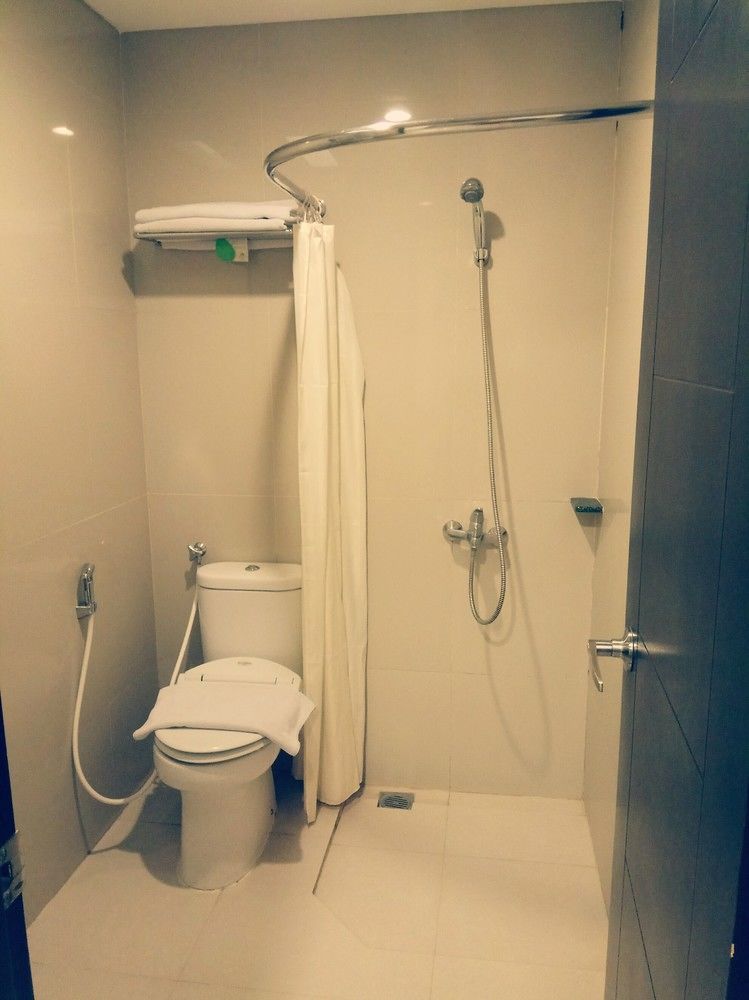 Hotel Anggrek Gandasari Бандунг Экстерьер фото