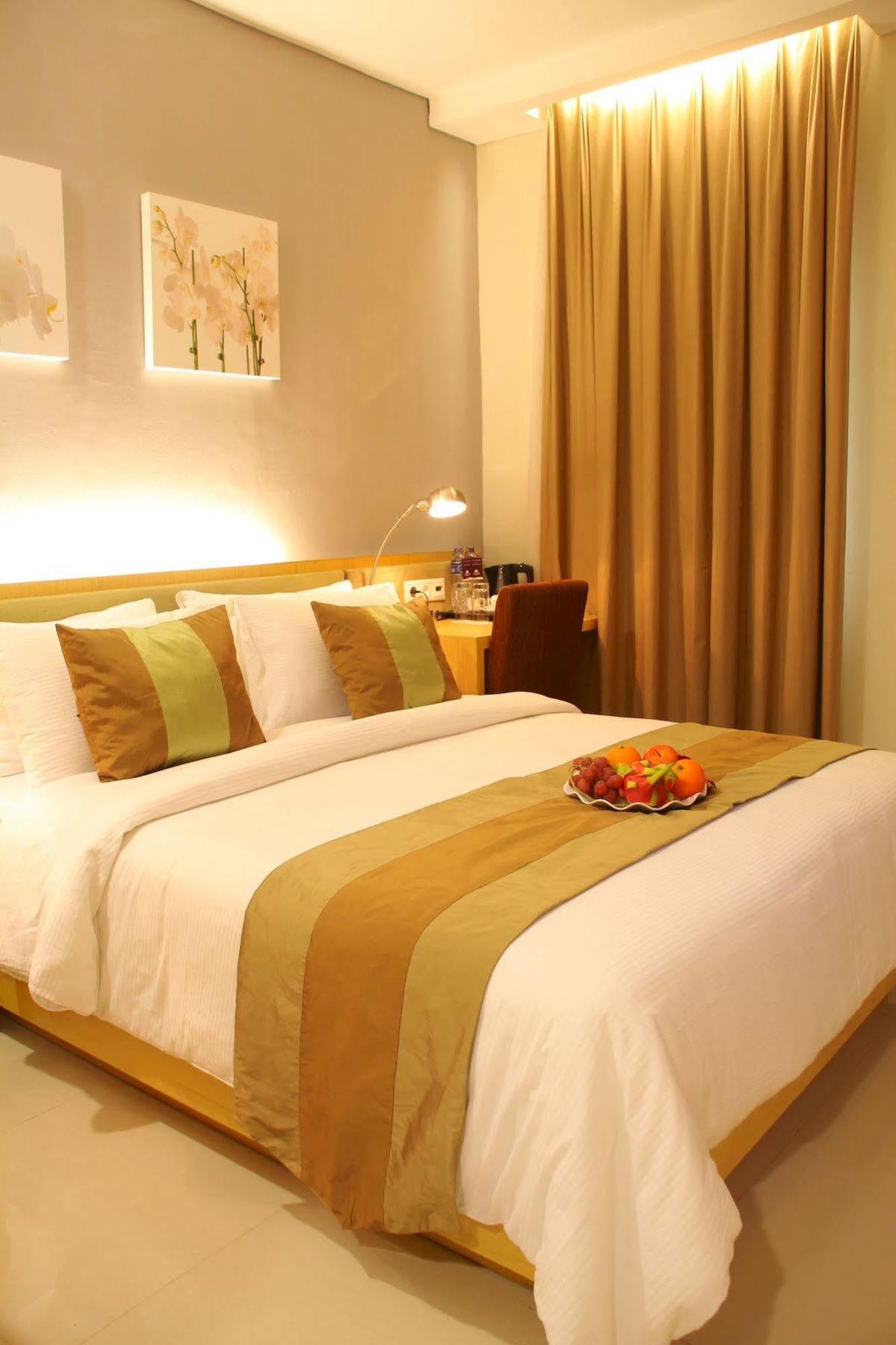 Hotel Anggrek Gandasari Бандунг Экстерьер фото