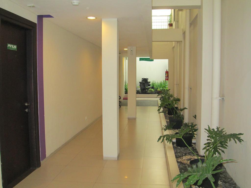 Hotel Anggrek Gandasari Бандунг Экстерьер фото